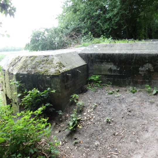 Kazemat GLB16 tussen brug en einde bebouwde kom