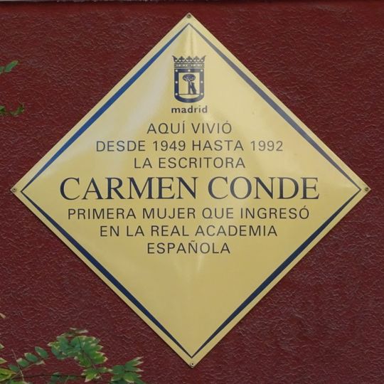 Commemorative plaque to Carmen Conde