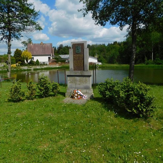 Pomník padlým ve Světlicích