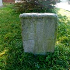 Křížový kámen 2 u tvrze v Kamenici