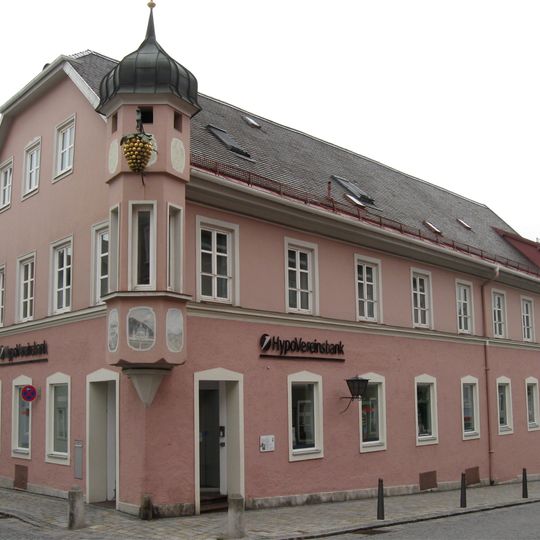 Wohn- und Geschäftshaus