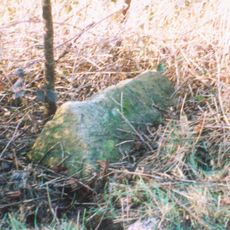 Milestone, Broadstone Hill between turns to Old Chalford & Lidstone,  opp. Large gates to Broadstone Farm