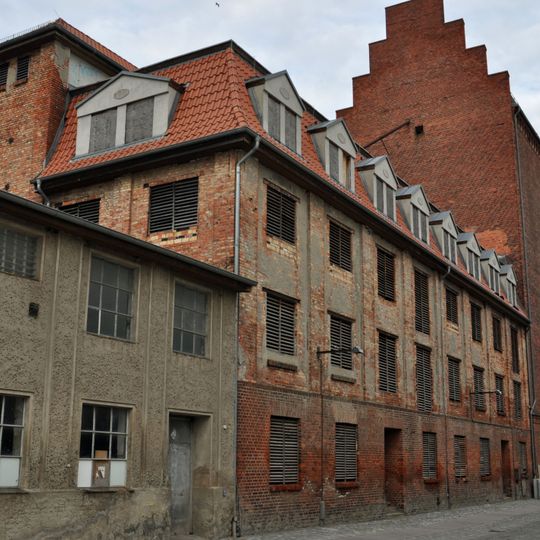 Neue Semlower Straße, Speicher