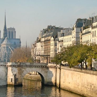 Cultural routes in Paris: museums, historic districts and secret gardens