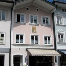 Wohn- und Geschäftshaus