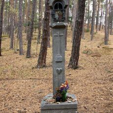 Column shrine
