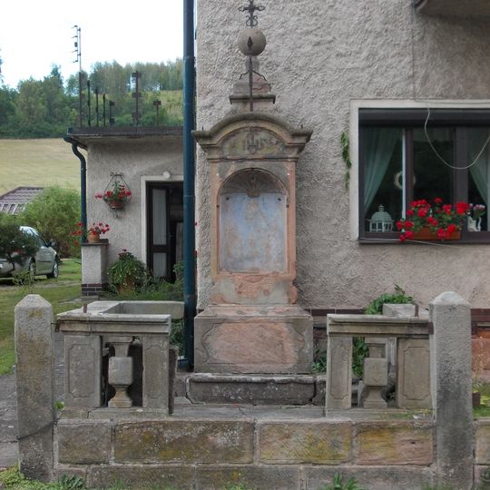 Kaple se sochou Madony