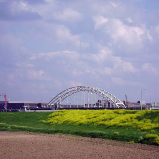Verkeersbrug van geklonken staal