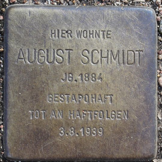 Stolperstein dedicated to August Schmidt