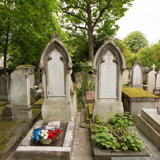 Grave of Chatelain-Vienne