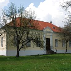 Volksschule, ehem. evang. Bethaus