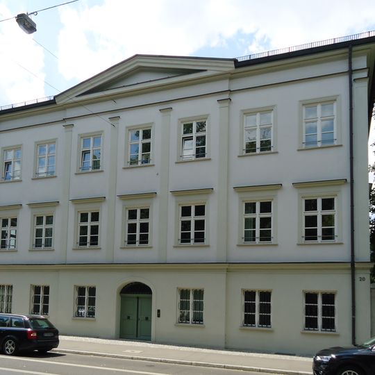 Ehemaliges von Hößlinsches Gartengut