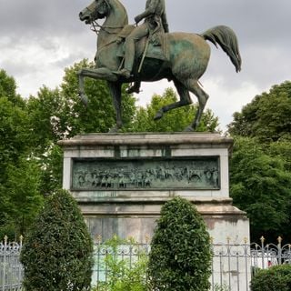 Equestrian statue of duc d'Orléans