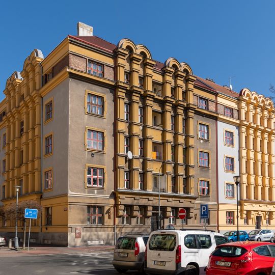 Náměstí Čs. legií 1113, 1114