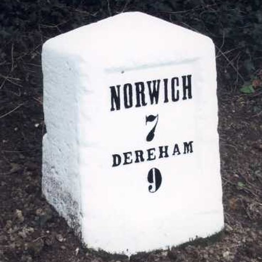 Milestone, opp. entrance to St Andrew's church