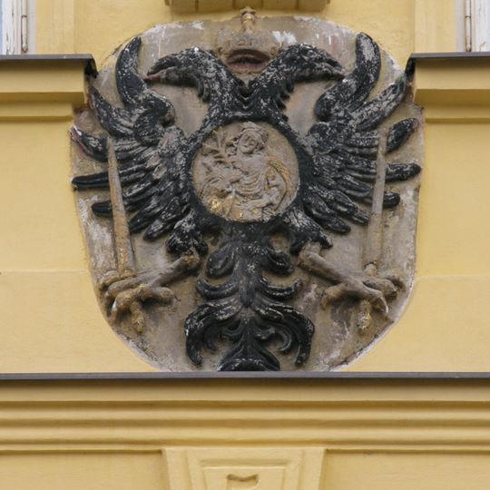 U orla, Valdštejnovo náměstí 5