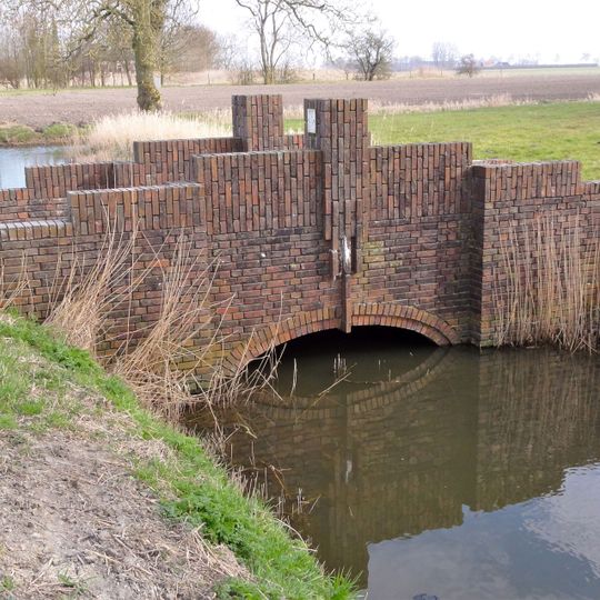 Kooienburg, voetgangersbrug