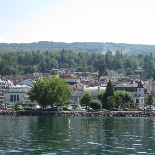 Évian-les-Bains
