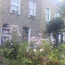 2-11, Bellevue Place E1