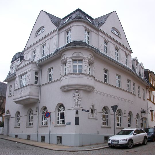 Wohnhaus in Ecklage und halboffener Bebauung Ritterstraße 16