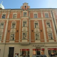 Wohn- und Geschäftshaus