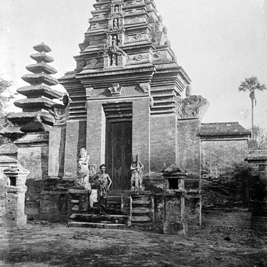 Pura Dasar Buana Gelgel