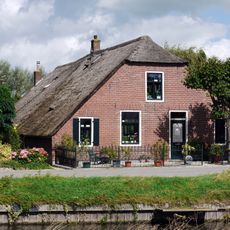 Benedeneind NZ 470, Benschop