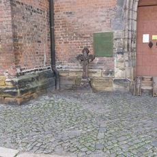 Kříž u kostela svatého Jiljí v Nymburku