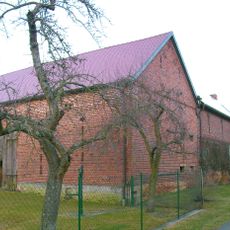 Scheune (westlicher Bau) eines Bauernhofs Hauptstraße 19