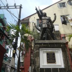 Tatlong Bayani