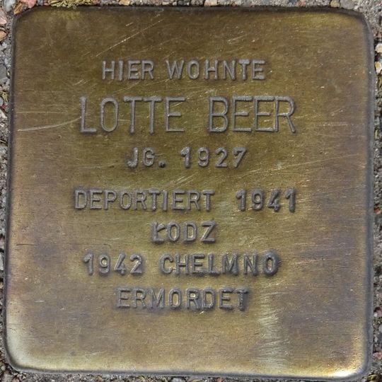 Stolperstein en memoria de Lotte Beer