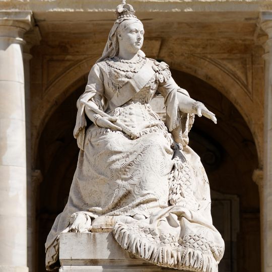 Statue of Queen Victoria