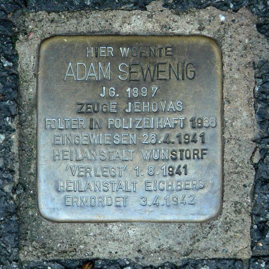 Stolperstein à la mémoire d’Adam Sewenig