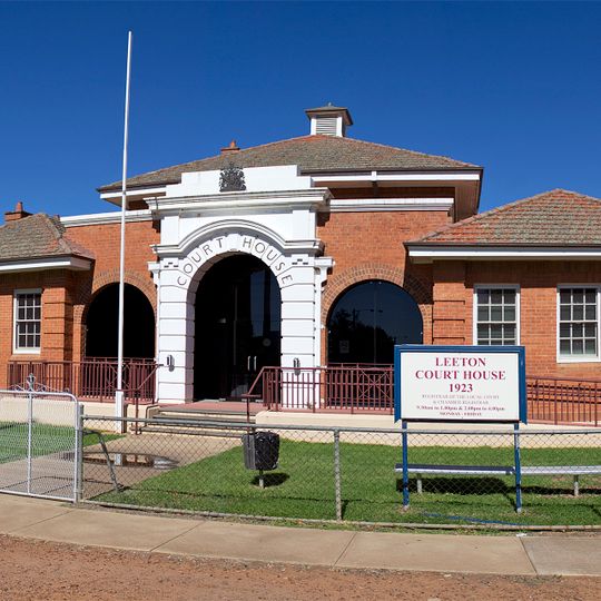 Leeton Court House
