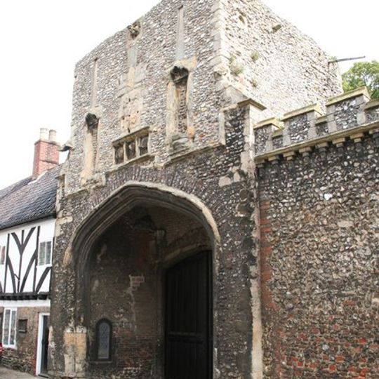 The Priory Gatehouse Gatehouse Wall Adjoining Priory Gatehouse To South, Fronting High Street