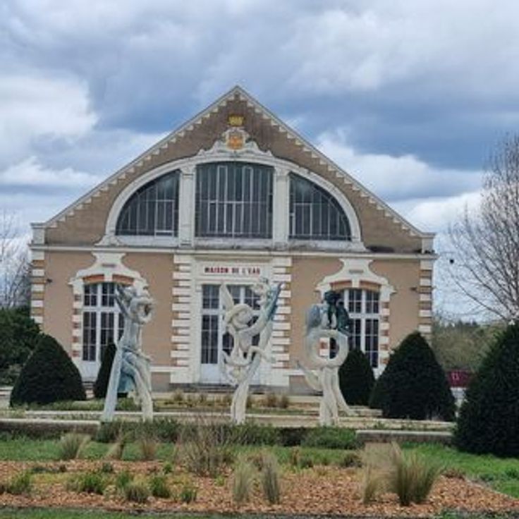 The Water House (Arche de la Nature)