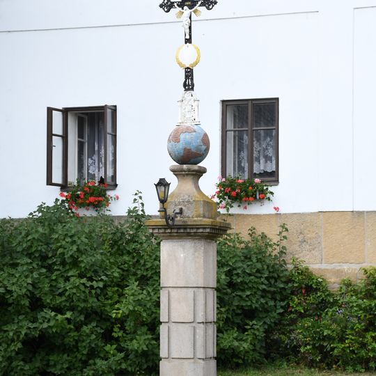 Wayside cross in front of homestead No. 1