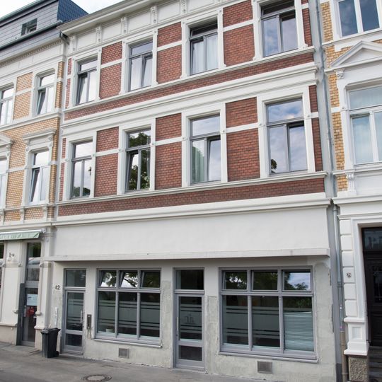 Maximilianstraße 42