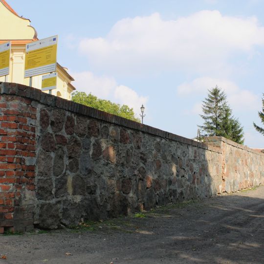 Ogrodzenie cmentarza od strony południowo-zachodniej