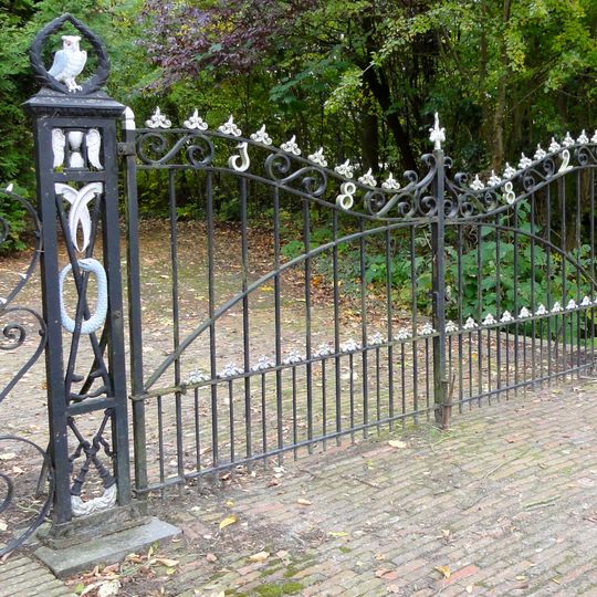 Hek begraafplaats Vierhuizen