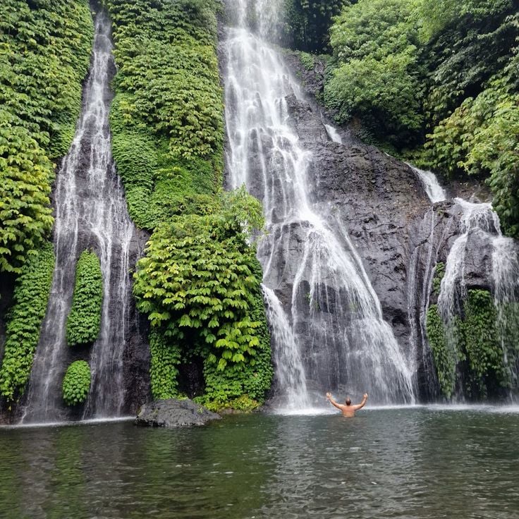 Banyumala Twin Waterfalls