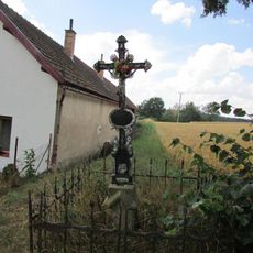 Kříž na severním okraji Brtné u čp.36