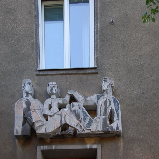 Hauszeichen, Relief