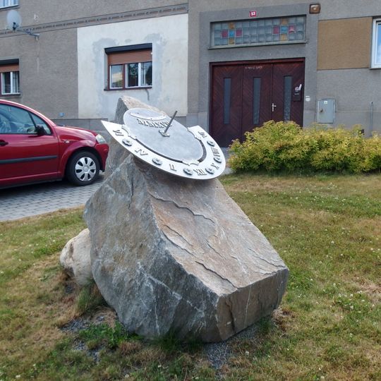 Sluneční hodiny v Úsově na náměstí Míru