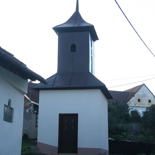 Kaplička v Rousměrově