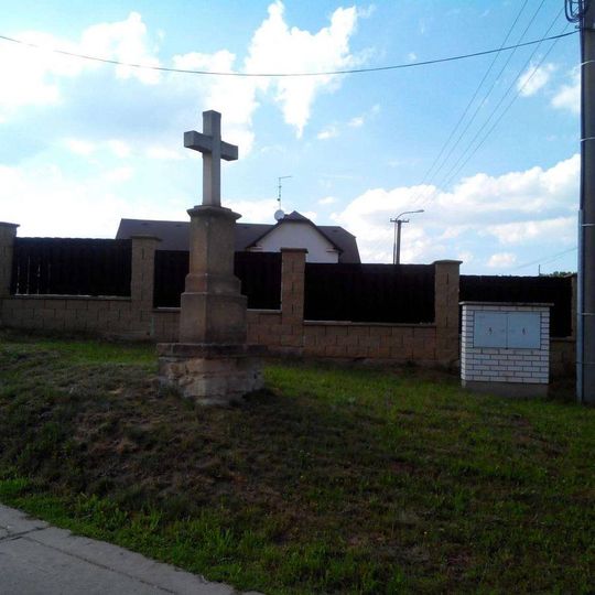 Kříž na jihovýchodním okraji Nesuchyně