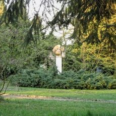 Socha v Zábřehu v parku na Bezručově ulici