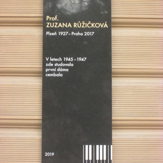Pamětní deska Zuzany Růžičkové