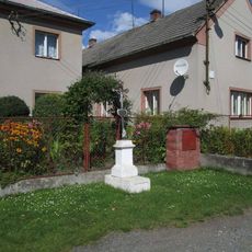 Kříž v jižní části Lítého