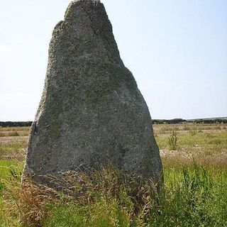 Standing stone known as the 'Blind Fiddler', 405m south east of Lesbew Farm